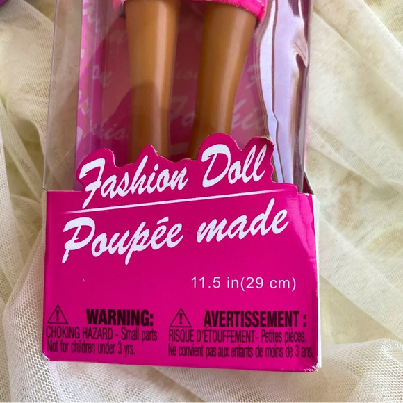 NWT Disney Coloring Fun and Fashion Doll combo - Picture 4 of 7